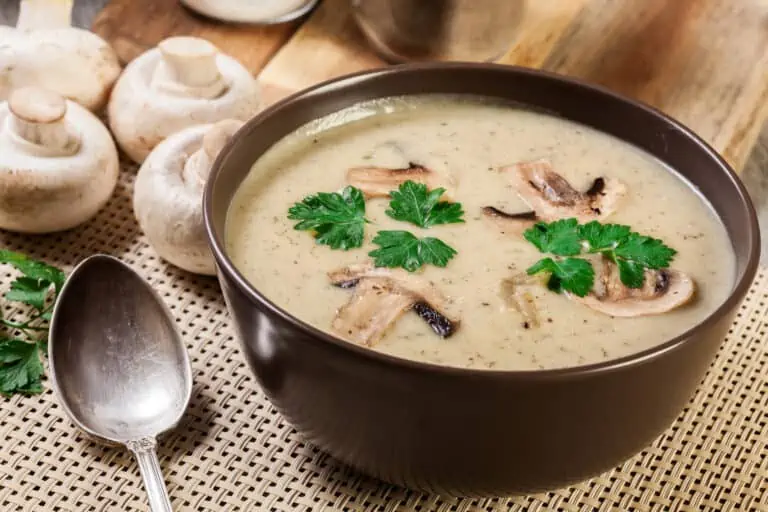 sopa cremosa de champiñones