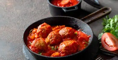 Albóndigas en Salsa de Tomate: Fáciles y Rápidas
