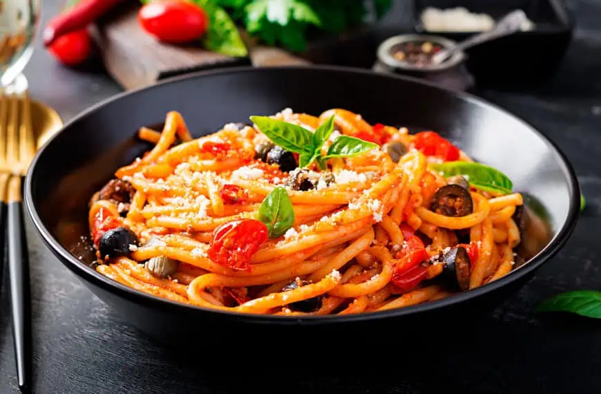 Spaghetti alla Puttanesca: La Receta Italiana que Todos Quieren