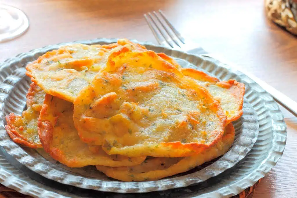 Tortilla de Camarones: La Legendaria Receta al Estilo Cádiz