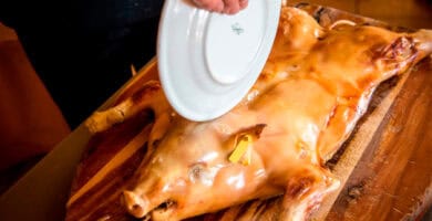 El Mejor Cochinillo de Segovia: Lugares Icónicos para Degustarlo