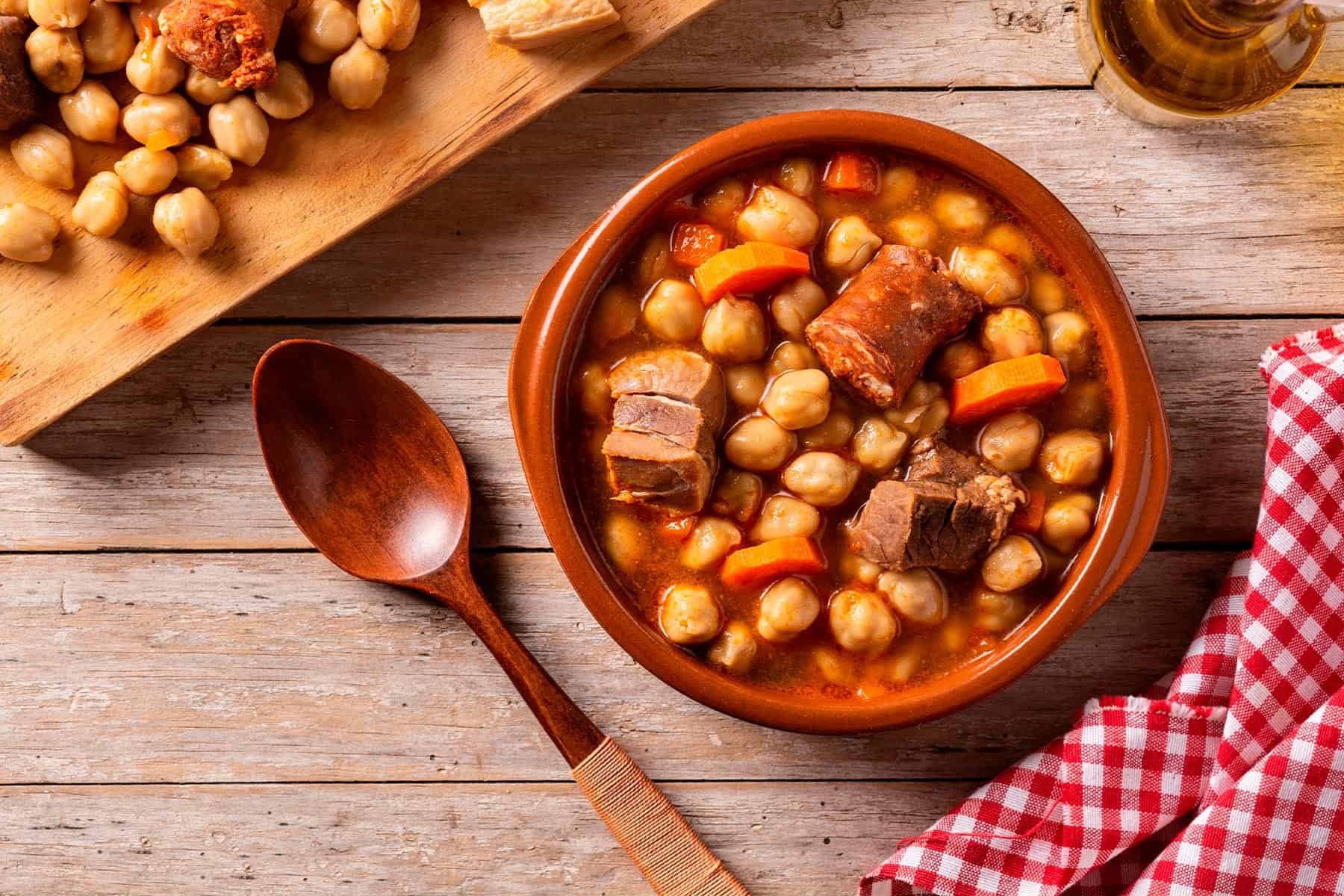 Cocido Madrileño Perfecto: Tradición y Sabor en Cada Bocado