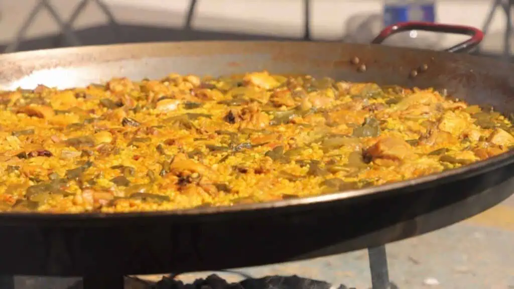 Paella Valenciana Típica