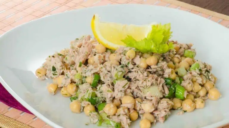 Ensalada de Garbanzos y Atún